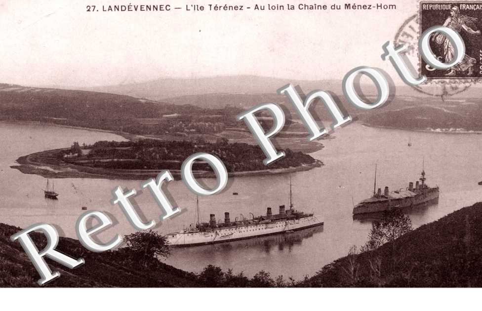 l&#039;Ile Terenez et la Chaine du Menez-Hom