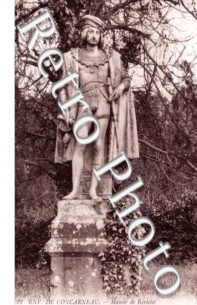 Le Manoir, Statue de Charles VIII