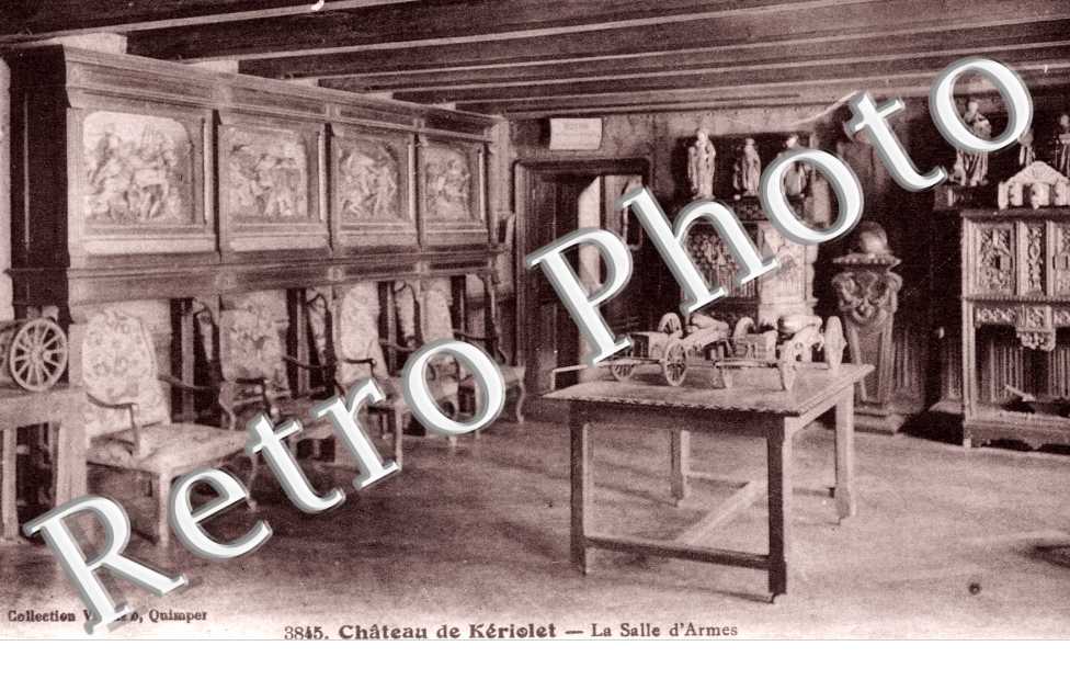 Le Chateau, La Salle d&#039;Armes