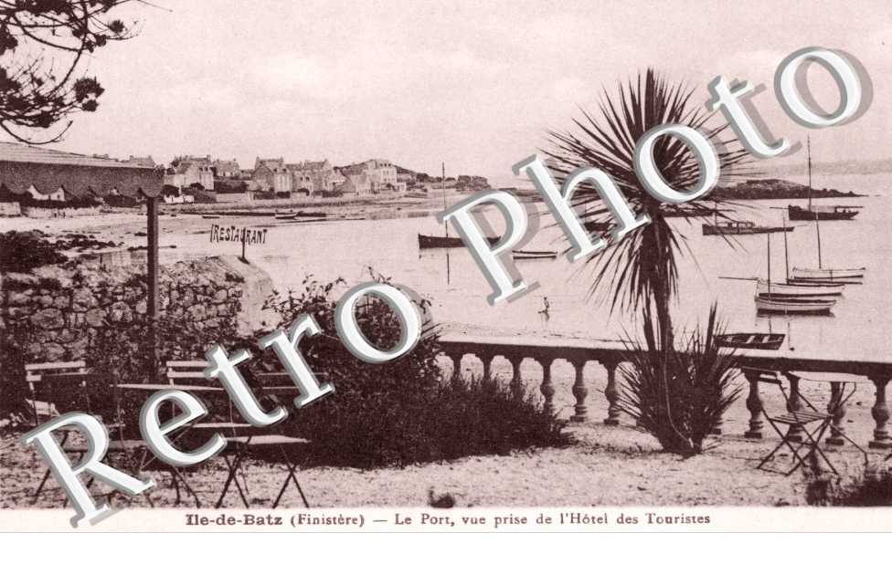Le Pont pris de l&#039;Hotel des Touristes