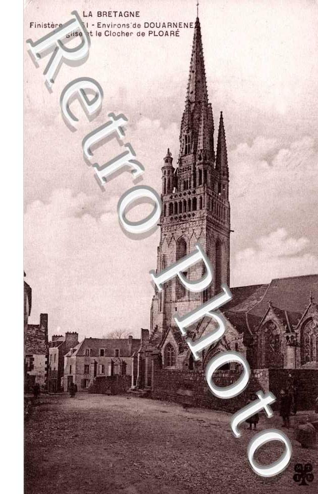 L'Eglise et le clocher de Ploare