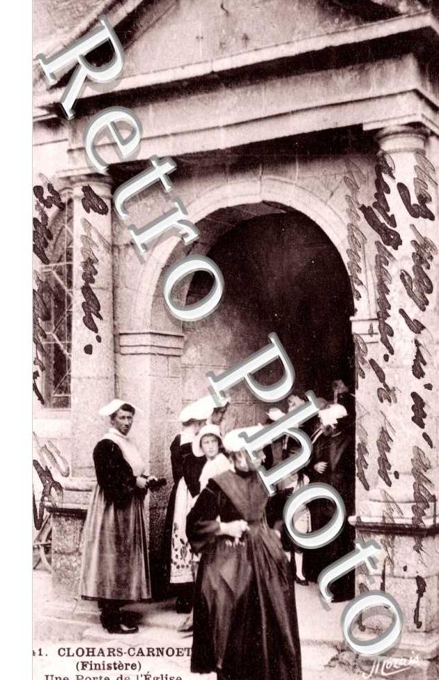 une porte de l'eglise