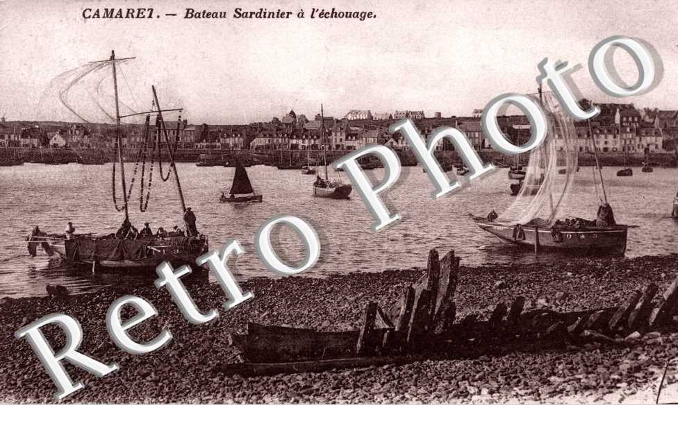 Bateau sardinier a l&#039;echouage