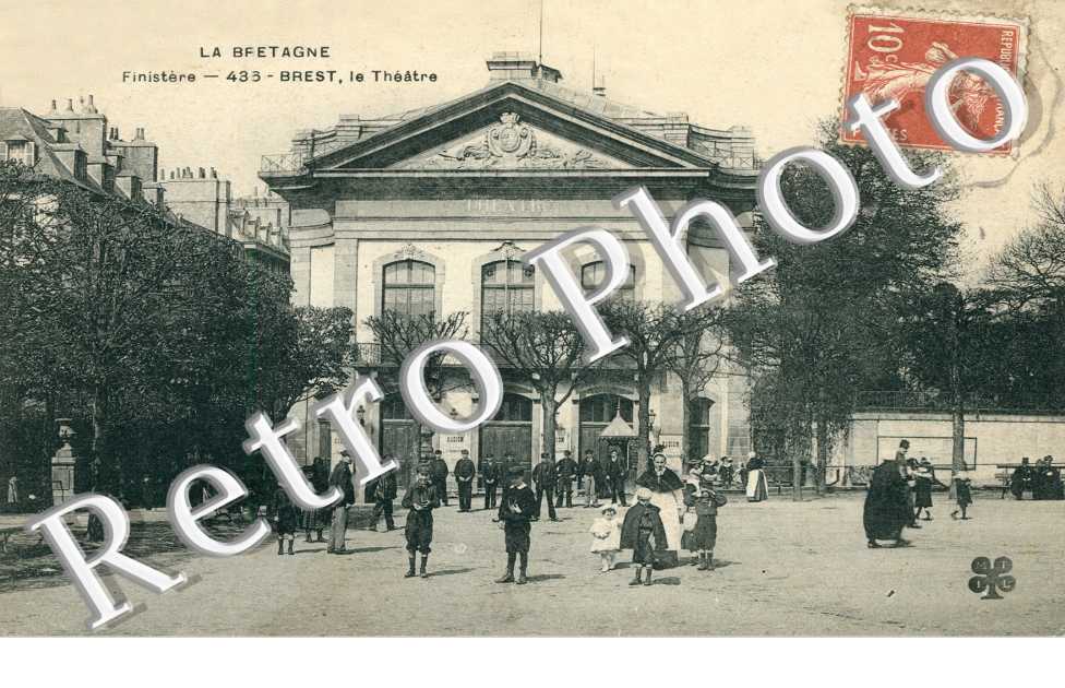 Le Theatre