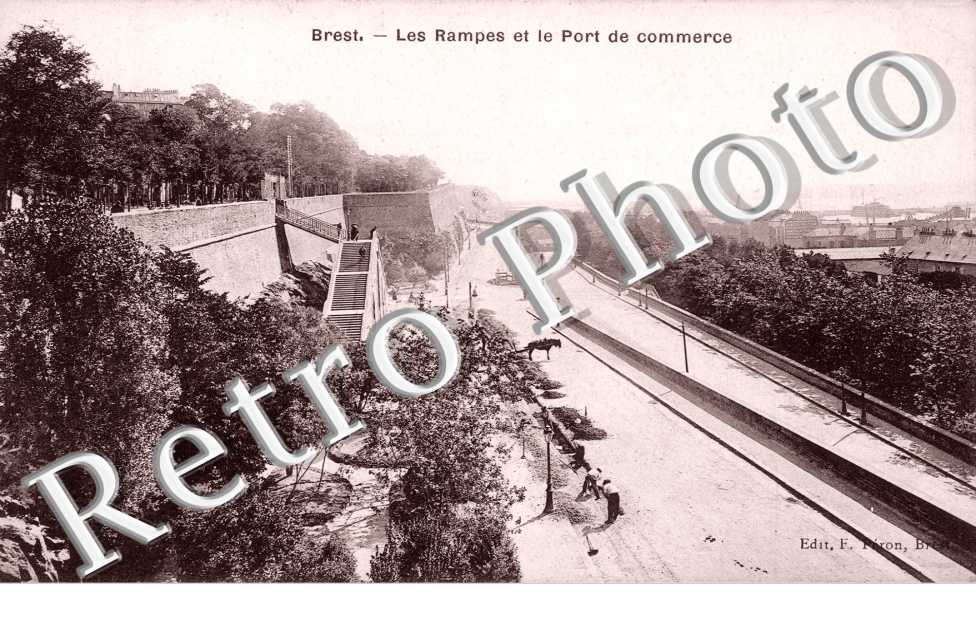 Les rampes et le port de commerce
