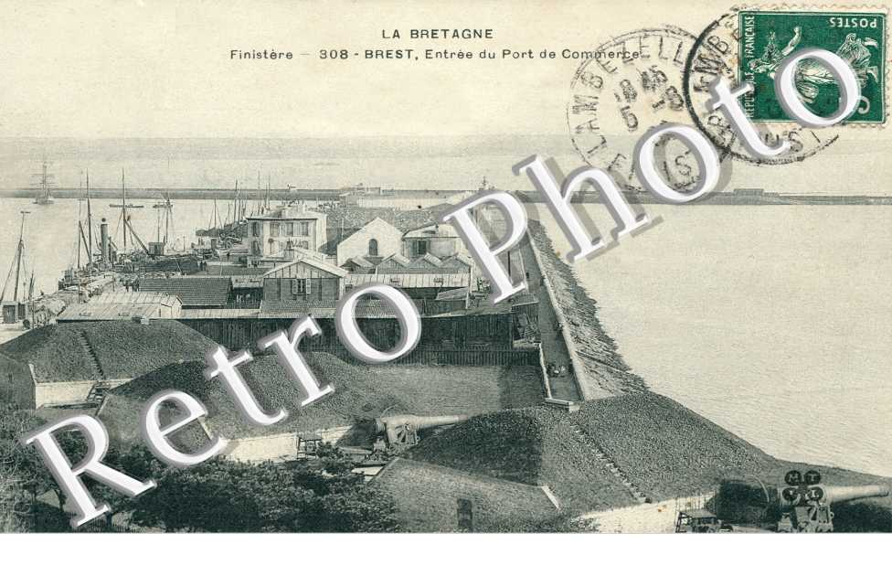 Entree du Port de Commerce