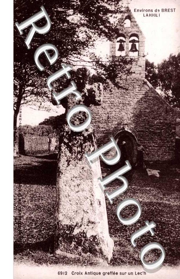 Croix antique greffee sur un Lec&#039;h