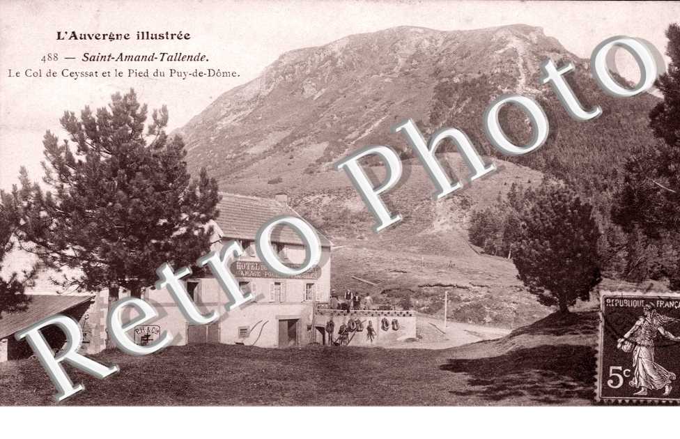 Col de Ceyssat et le Pied du Puy de Dome