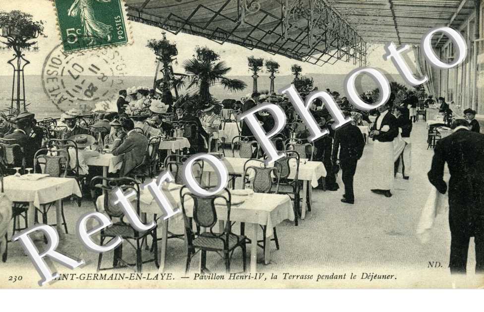 Pavillon Henri IV, la Terrasse pendant le Dejeuner