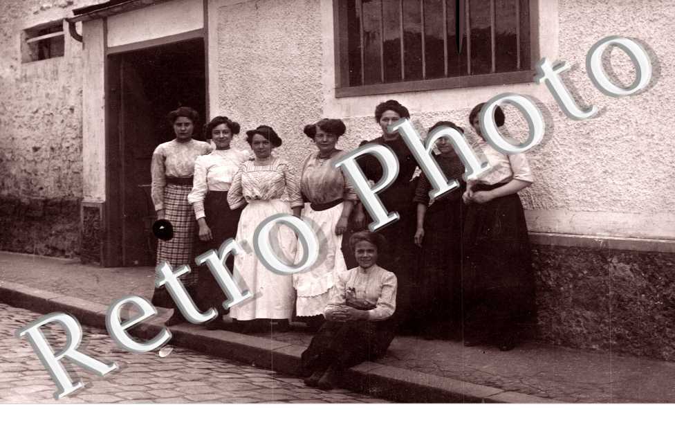 (Un groupe de Femmes)
