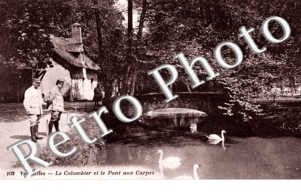 Parc de Versailles Le Colombier et le pont aux carpes