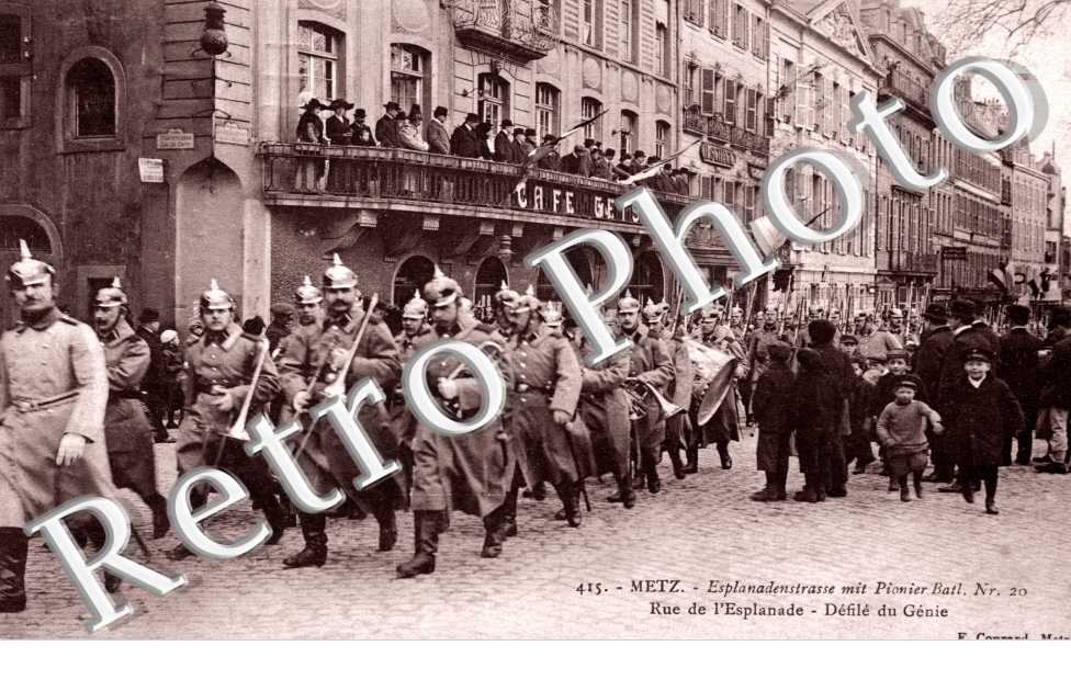 Rue de l&#039;Esplanade, Defile du Genie