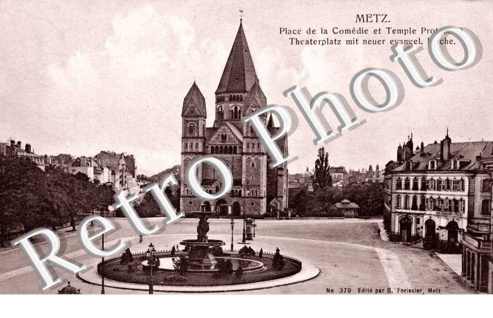 Place de la Comedie et Temple protestant