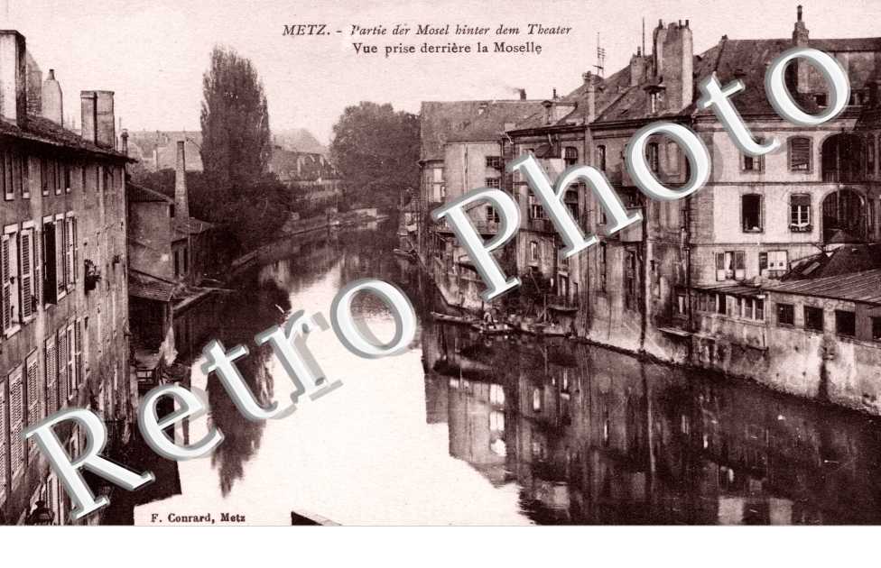 Vue prise derriere la Moselle près du Théâtre