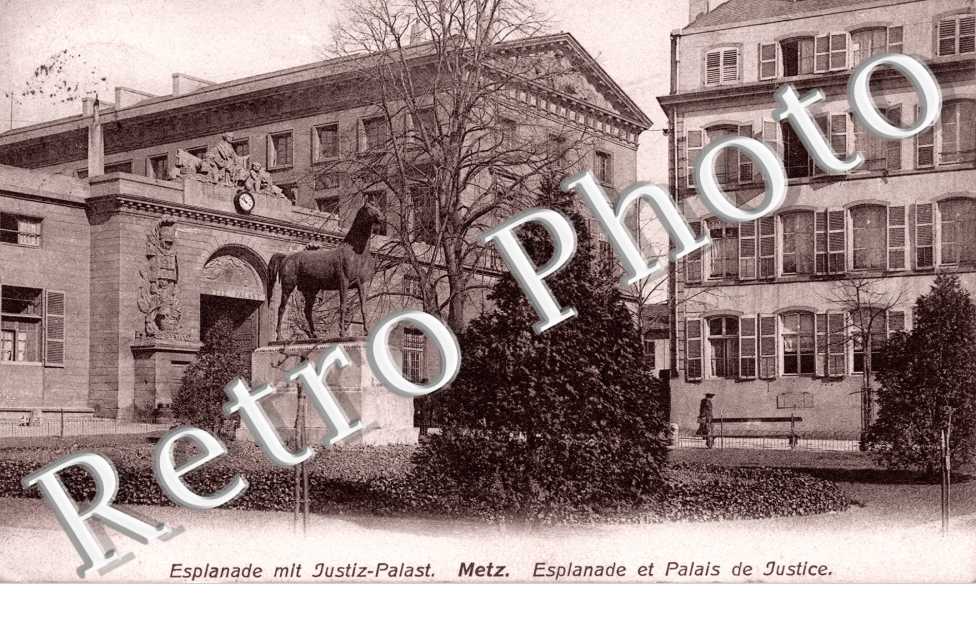 Esplanade et palais de Justice