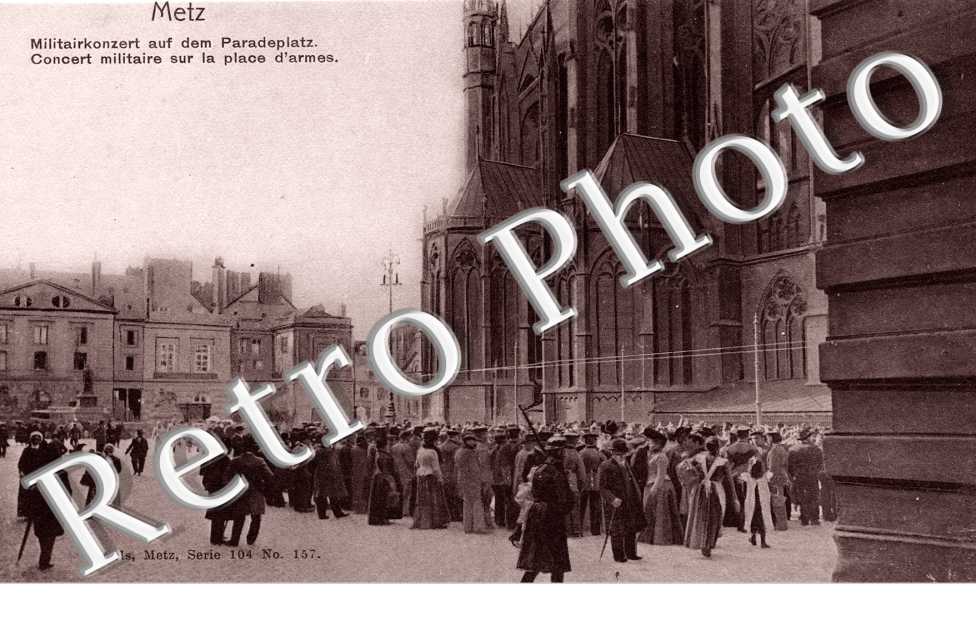 Concert militaire sur la place d'Armes (Edit. Nels)