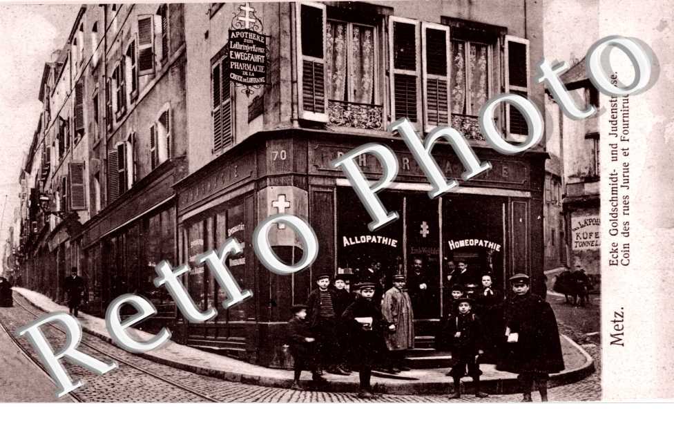 coin des rues Jurue et Fournirue Pharmacie Allopathie Homeopathie