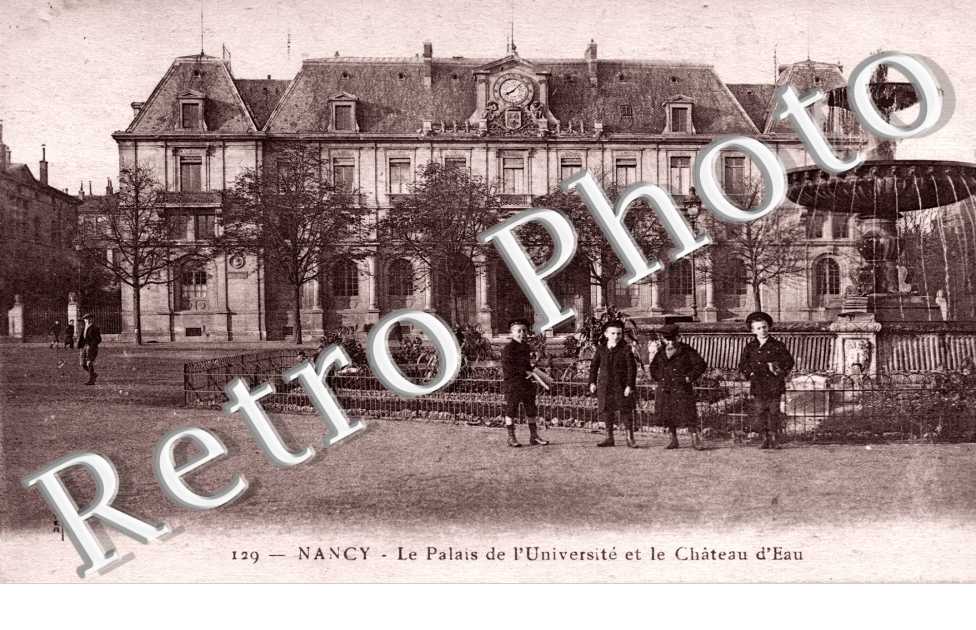 Le Palais de l&#039;Universite et le Chateau d&#039;Eau  Place Carnot