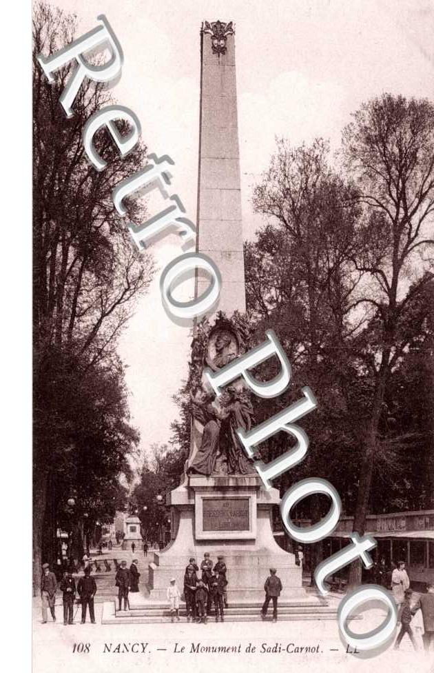 Cours Leopold  le monument de Sadi-Carnot