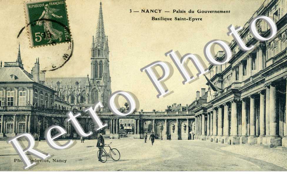 place de la Carriere  palais du gouvernement  Basilique Saint-Epvre