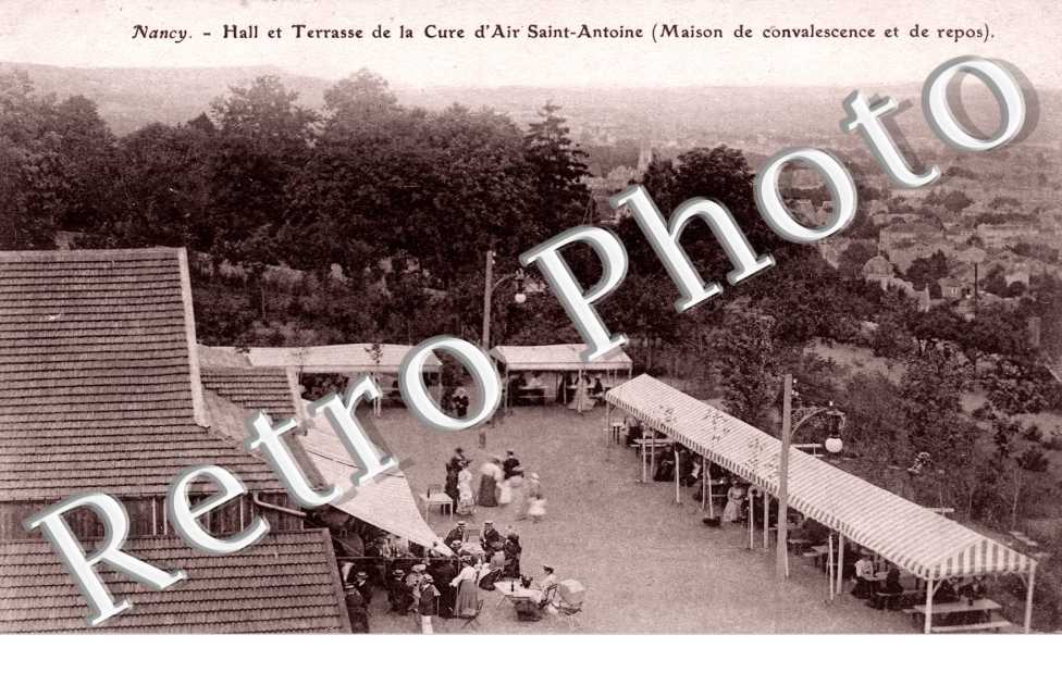 Hall et terrasse de la cure d'air  Saint-Antoine