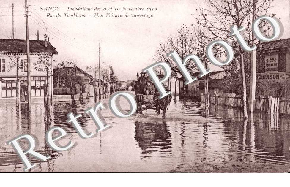 Inondations du 10 Novembre 1910 - Rue de Tomblaine - Voiture de Sauvetage