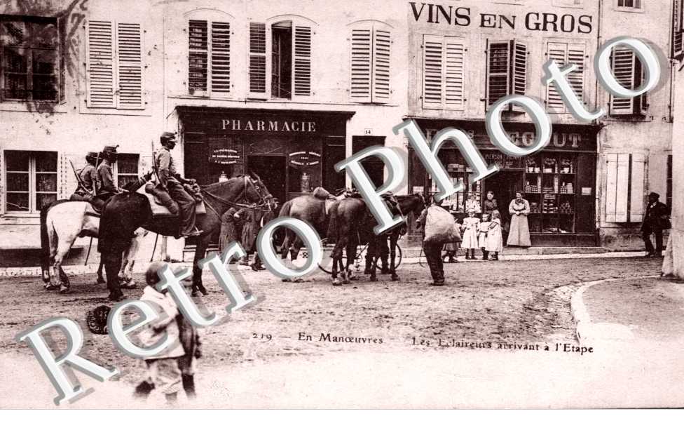 En Manoeuvres - Les Eclaireurs arrivant a l'Etape