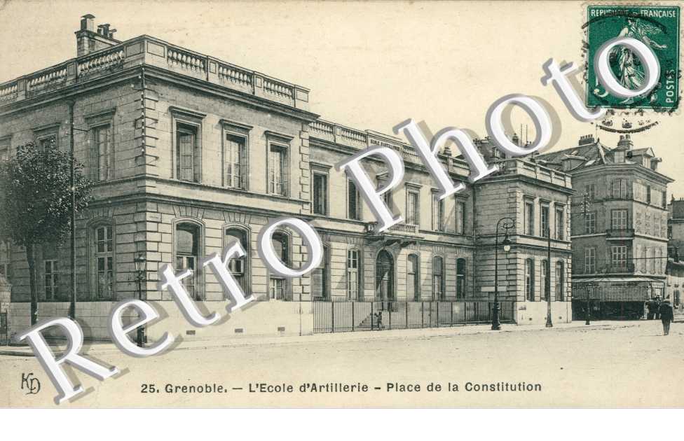 Ecole d'Artillerie, Place de la Constitution