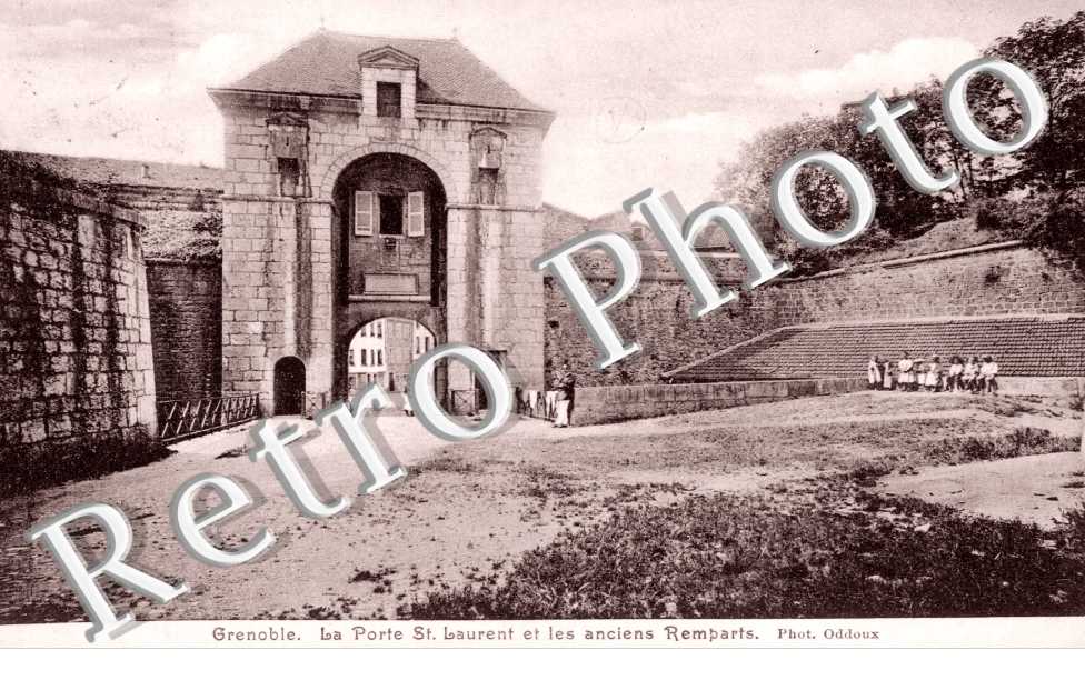 La Porte Saint Laurent et les anciens Remparts