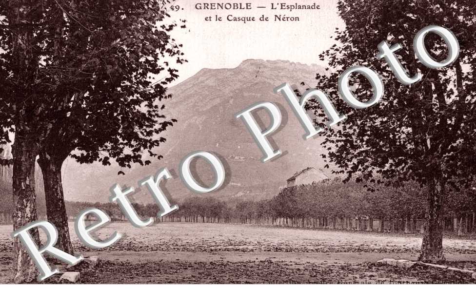 l'esplanade et le Cqsque de Neron
