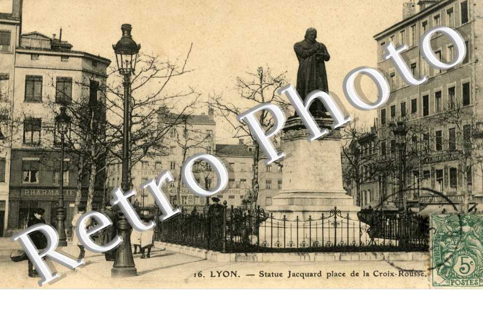 Statue Jacquard place de la Croix-Rousse