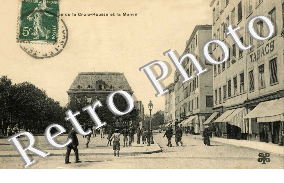 place de la Croix-Rousse et la mairie