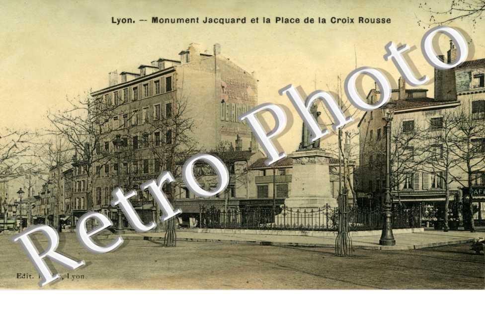 monument Jacquard et la place de la Croix-Rousse
