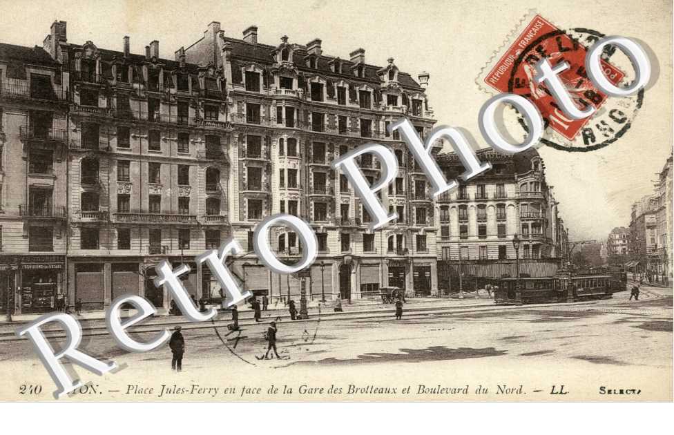 Place Jules Ferry en face de la Gare des Brotteaux et Boulevard du Nord