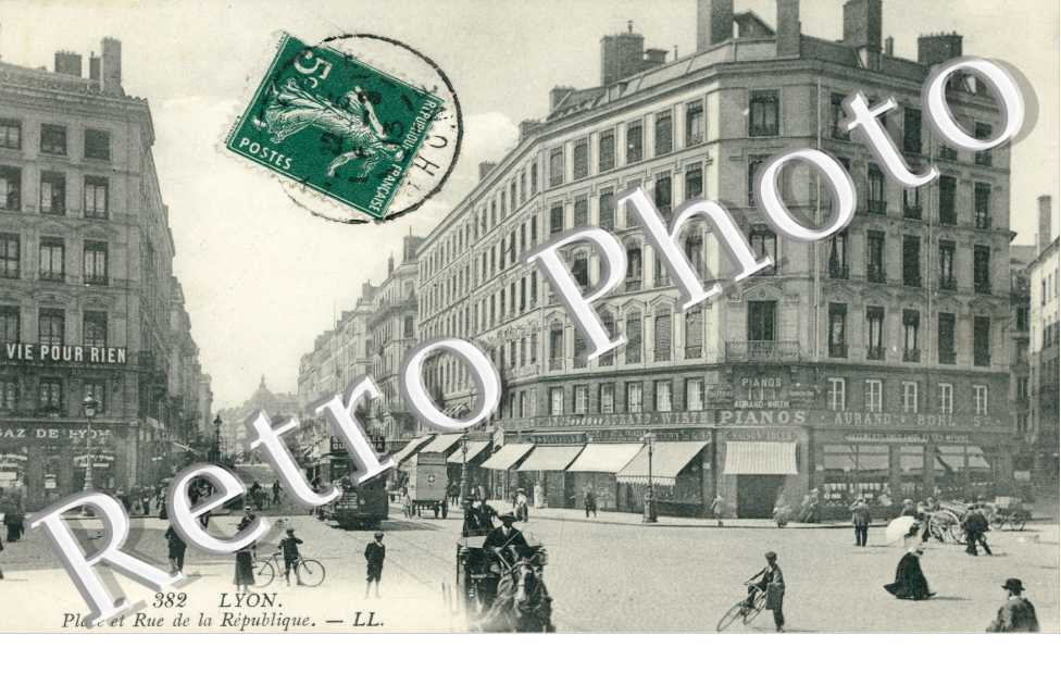 Place et Rue de la Republique