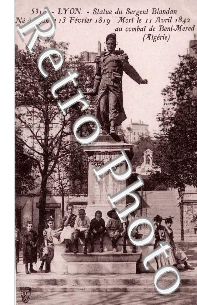 Statue du Sergent Blandan