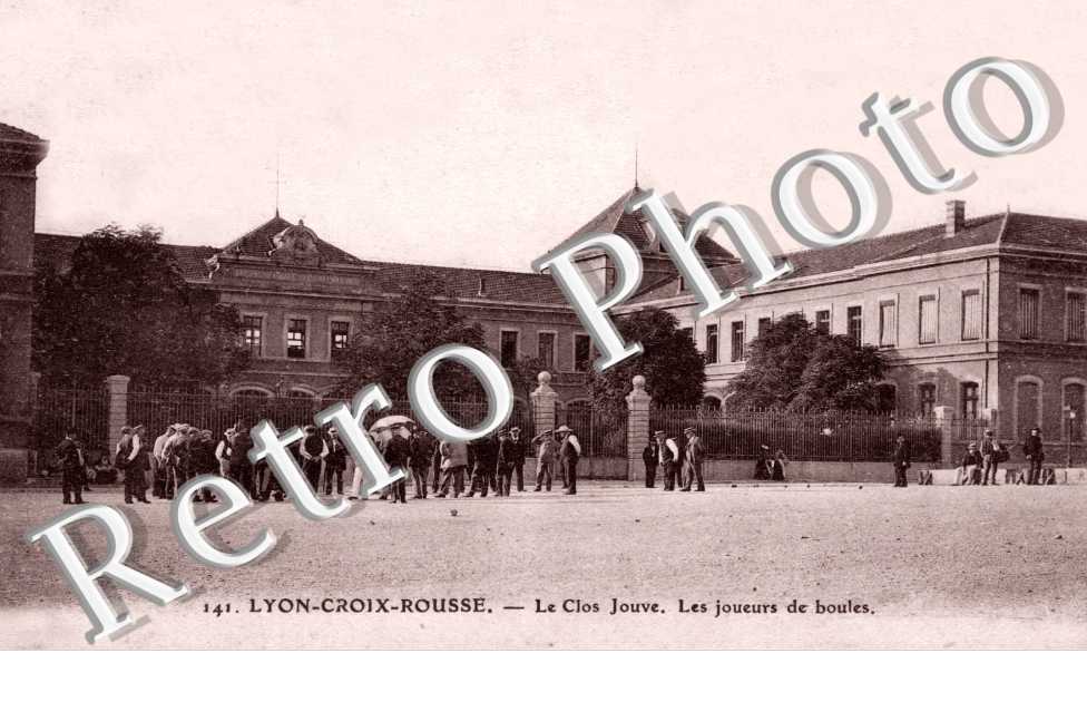 CROIX ROUSSE  Le Clos Jouve Les joueurs de boules