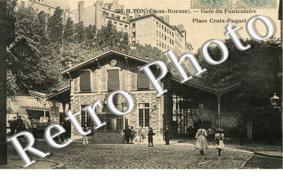 CROIX ROUSSE  Gare du funiculaire Place Croix-paquet