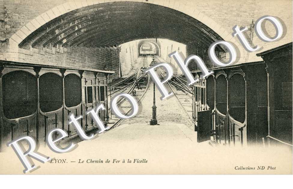 Le Chemin de Fer a la Ficelle
