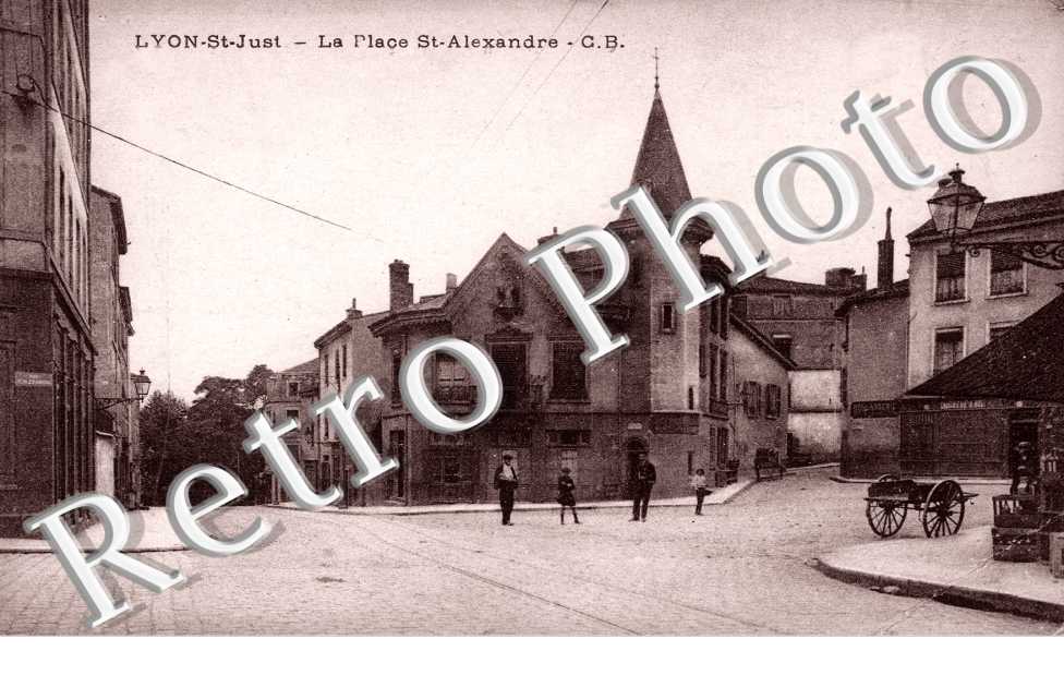Saint Just, Place Saint Alexandre