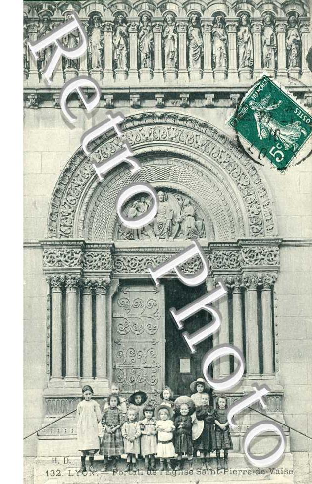 Portail de l'Eglise Saint Pierre de Vaise