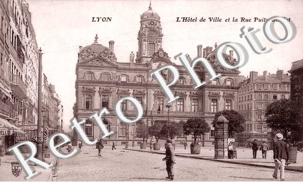 L&#039;Hotel de Ville et la Rue Puits Gaillot - Place des Terreaux