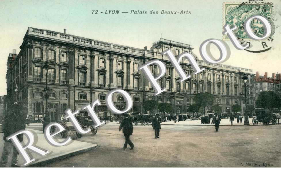  LA PLACE DES TERREAUX ET LE PALAIS DES ARTS