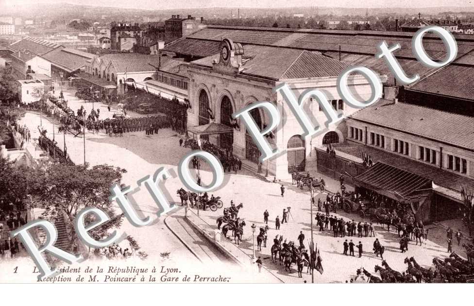 Reception de M. Poincare a la Gare de Perrache