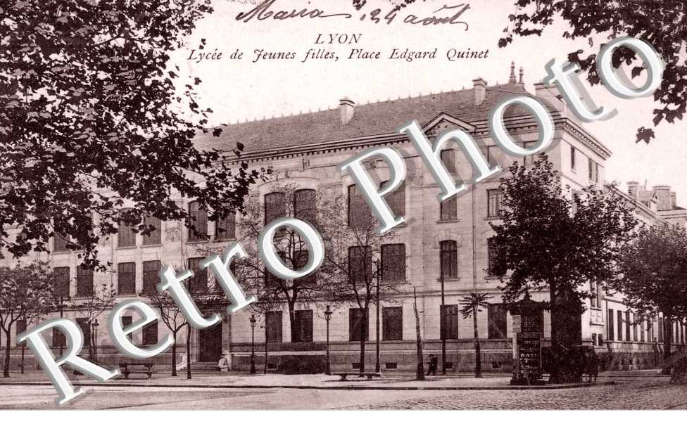 Le lycee de jeunes filles Place Edgard-Quinet