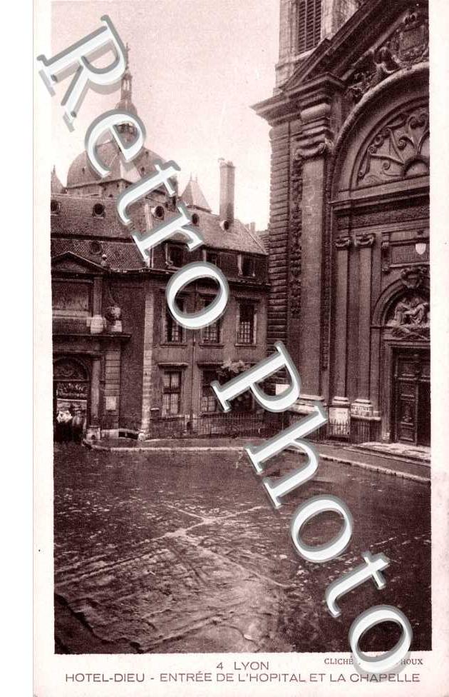 Hotel Dieu, Entree de l'Hopital et la Chapelle