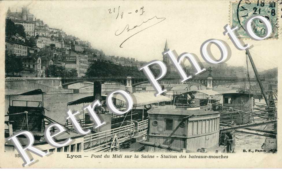 Pont du Midi sur la Saone, Station des bateaux mouches