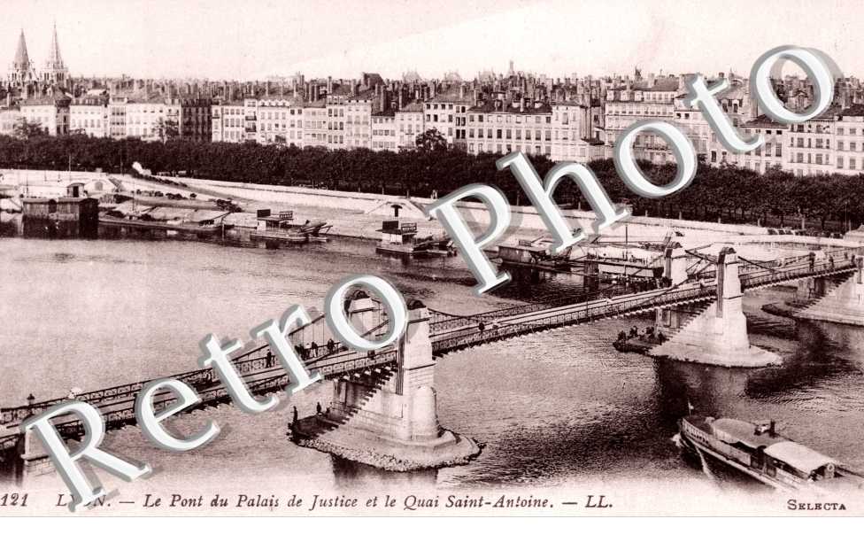 Le pont du palais de justice et quai Saint-Antoine