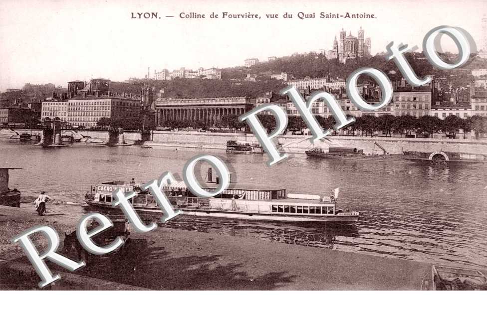 Colline de Fourviere, vue du quai Saint-Antoine