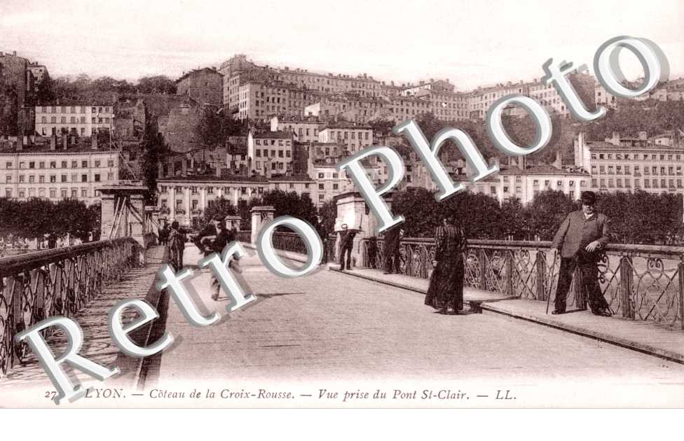 COTEAU DE LA CROIX-ROUSSE vue prise du Pont Saint-Clair